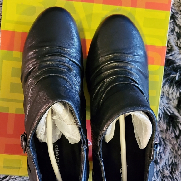 Women's shoes - Picture 3 of 5